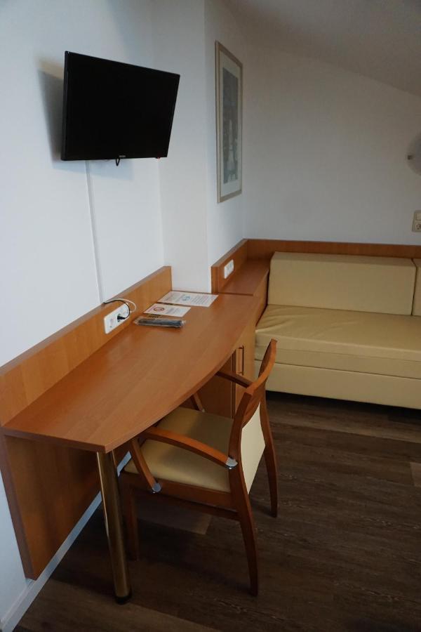 Ruthmann-Rheinblick Garni Hotell Oestrich-Winkel Exteriör bild